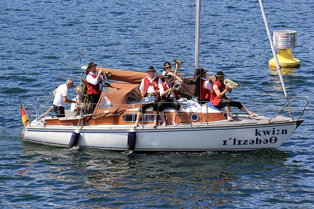 板和护框任 板和护框任